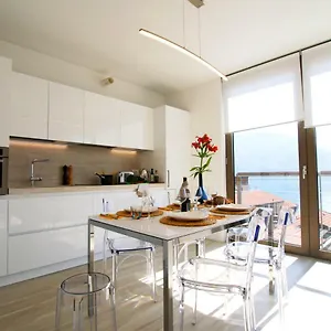  Apartment Ikhaya